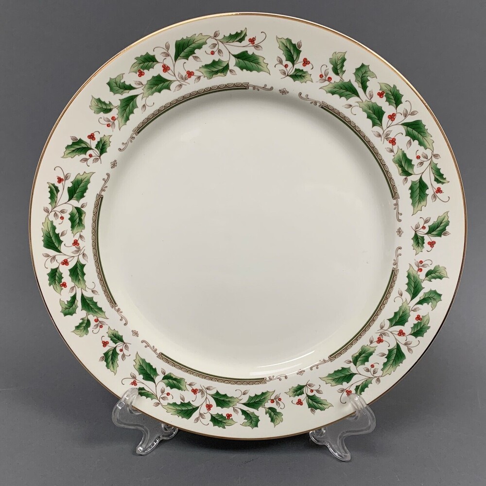 Royal‎ Limited Holly Holiday Dinner Plate Gold Trim Berries Japan Light Scratch